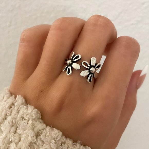 Jewelry - 925 Sterling Silver Vintage Flower Ring Dainty Minimalist Flower Ring